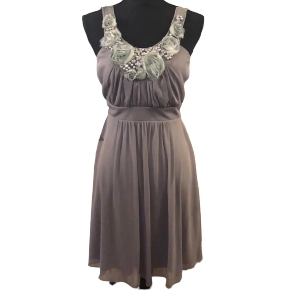 STUDIO Y CHIFFON FLORAL AND BEADED EMBELLISHED FRONT DRESS GRAY SIZE MEDIUM